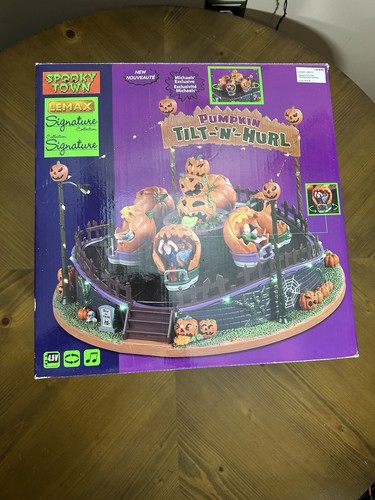 Lemax spooky town - lemax, pumpkin